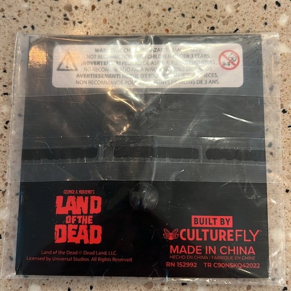 Horror/Goth Themed Earrings and Enamel Pins - New - Picture 3 of 7